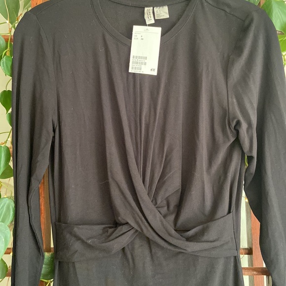 NWT H&M Twist Front Long Sleeve Dress in Black Size 6 - Picture 3 of 4
